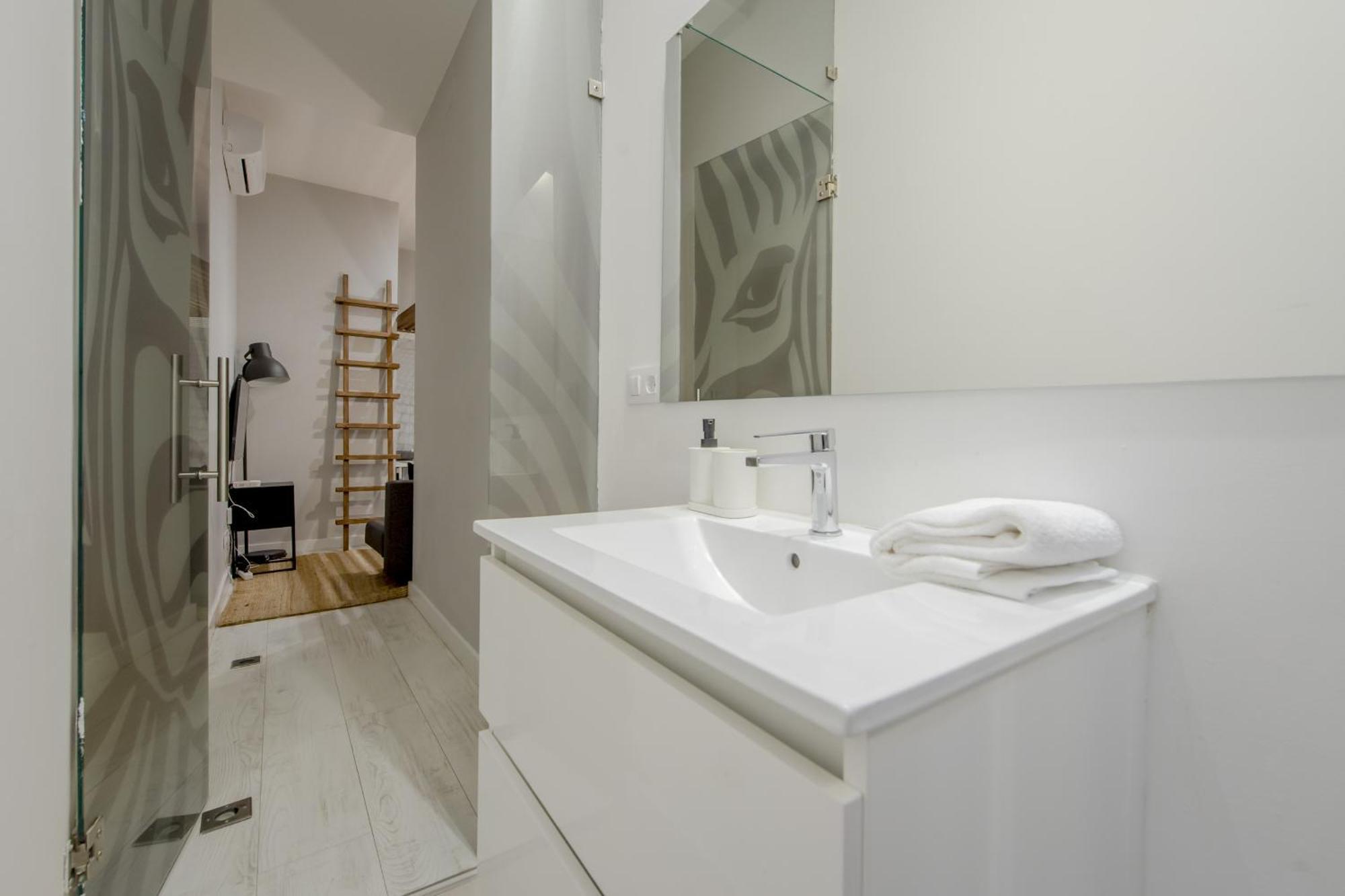 Apt Con Estilo - 5Pax En Zona Tirso-Centro E1 Madrid Buitenkant foto